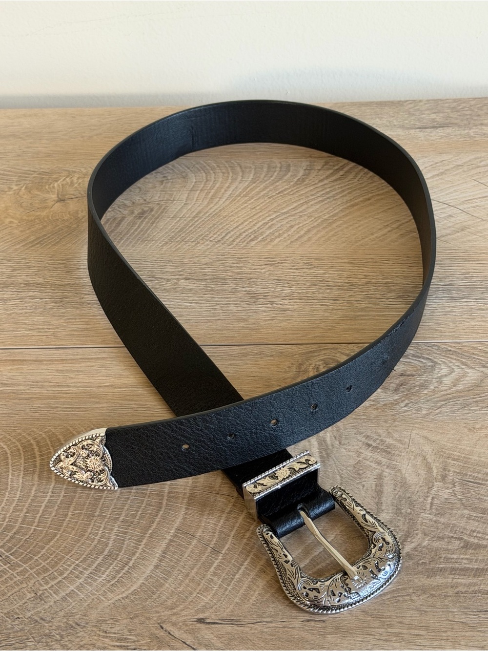 Women's Black Leather Belt with Ornate Silver Western Buckle - Picture 4 of 5